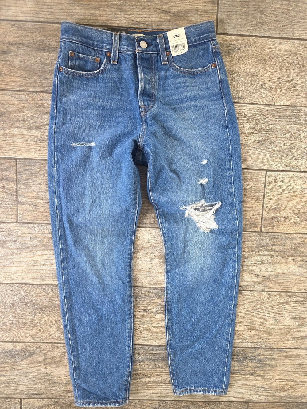 NWT Levi's Wedgie Straight Distressed Jeans Sz 26